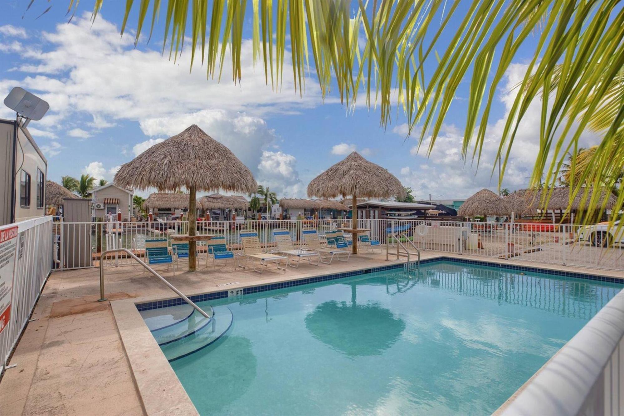 Waterfront Studio 2, Couples Oasis, Kayaks, Pool Jewfish Екстер'єр фото